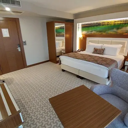 Ξενοδοχείο Tuna Rezi̇dans *